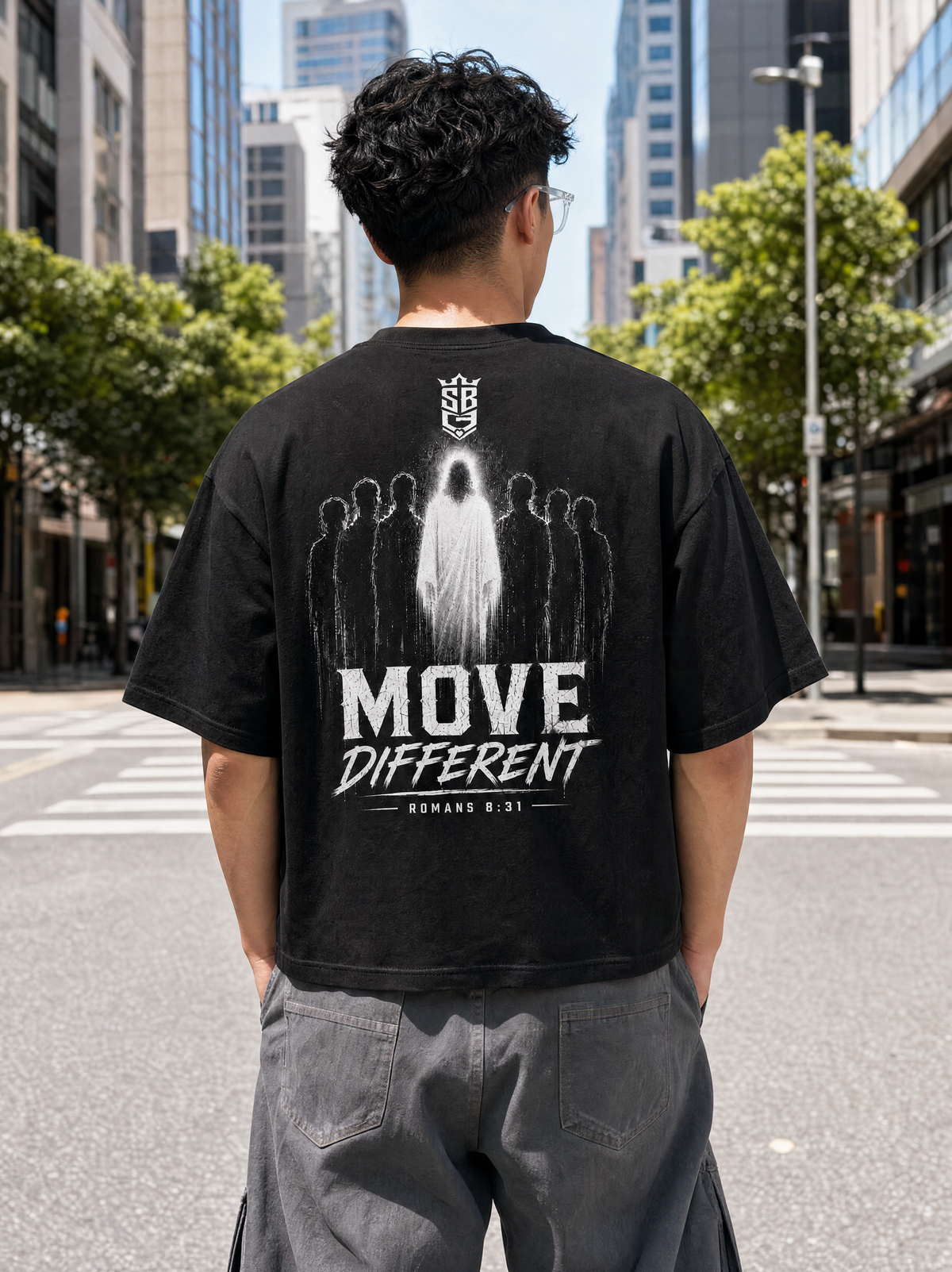 Move Different (Heavy Weight Cropped T‑Shirt)