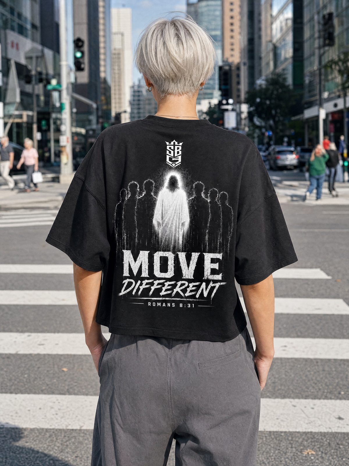 Move Different (Heavy Weight Cropped T‑Shirt)